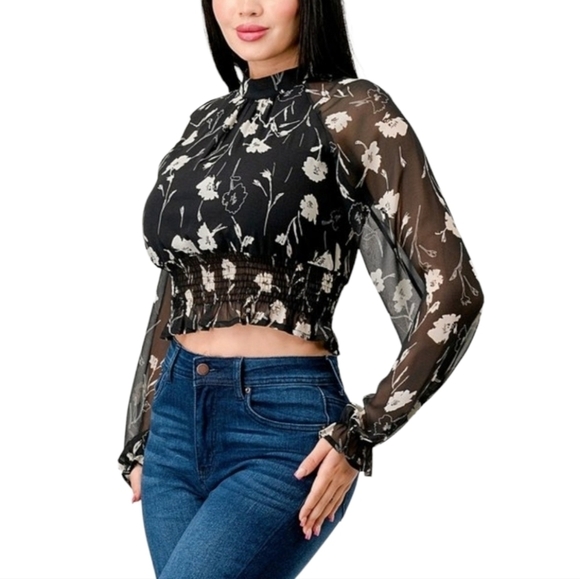 Boutique Cropped Floral Print Smocked Waist Blouse Long Sleeve - Picture 6 of 11